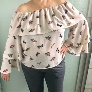 Off the shoulder long sleeve top